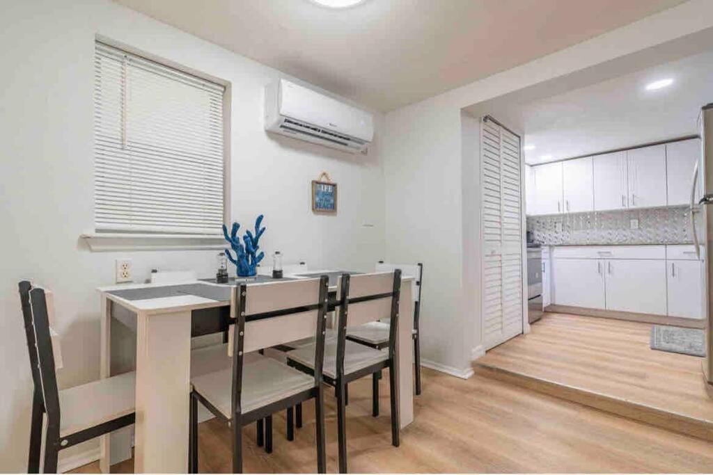 Lovely 2 Bedrooms, Steps Away From The Beach. Bradenton Beach Exterior foto
